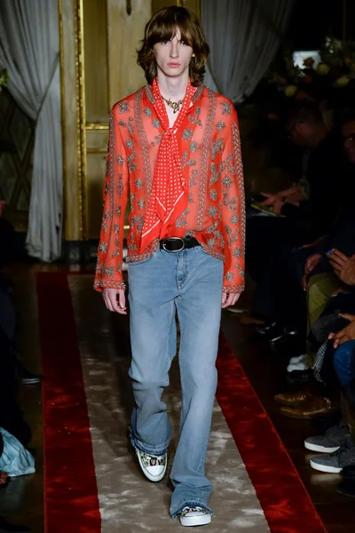 Look 22